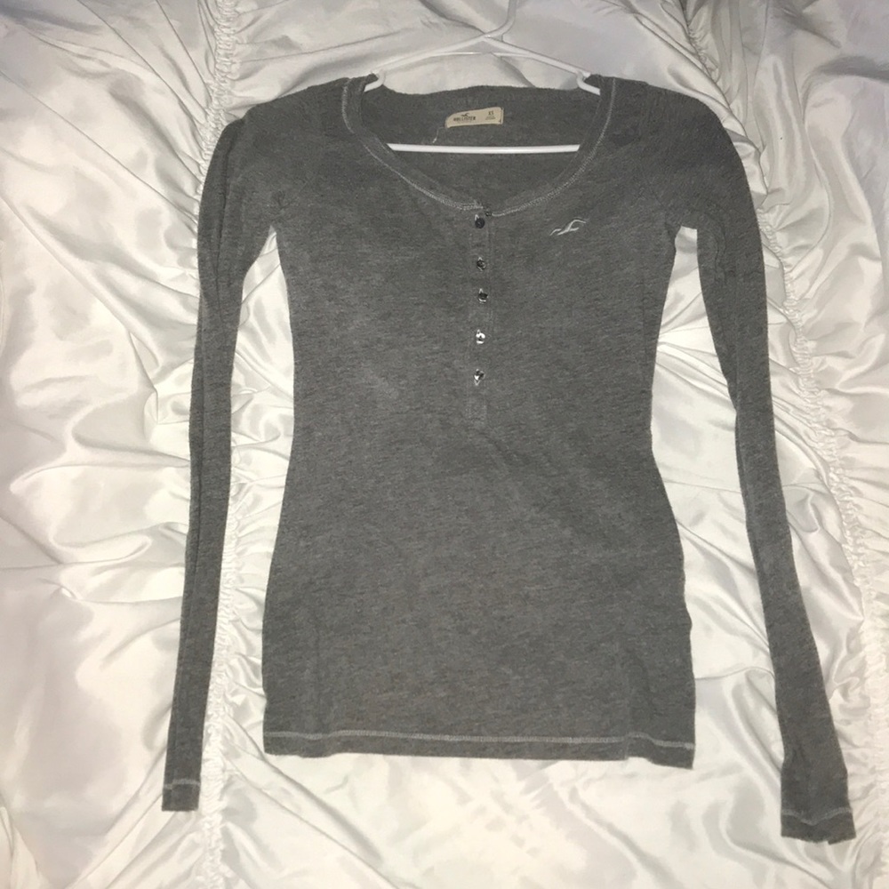 gray hollister long sleeve